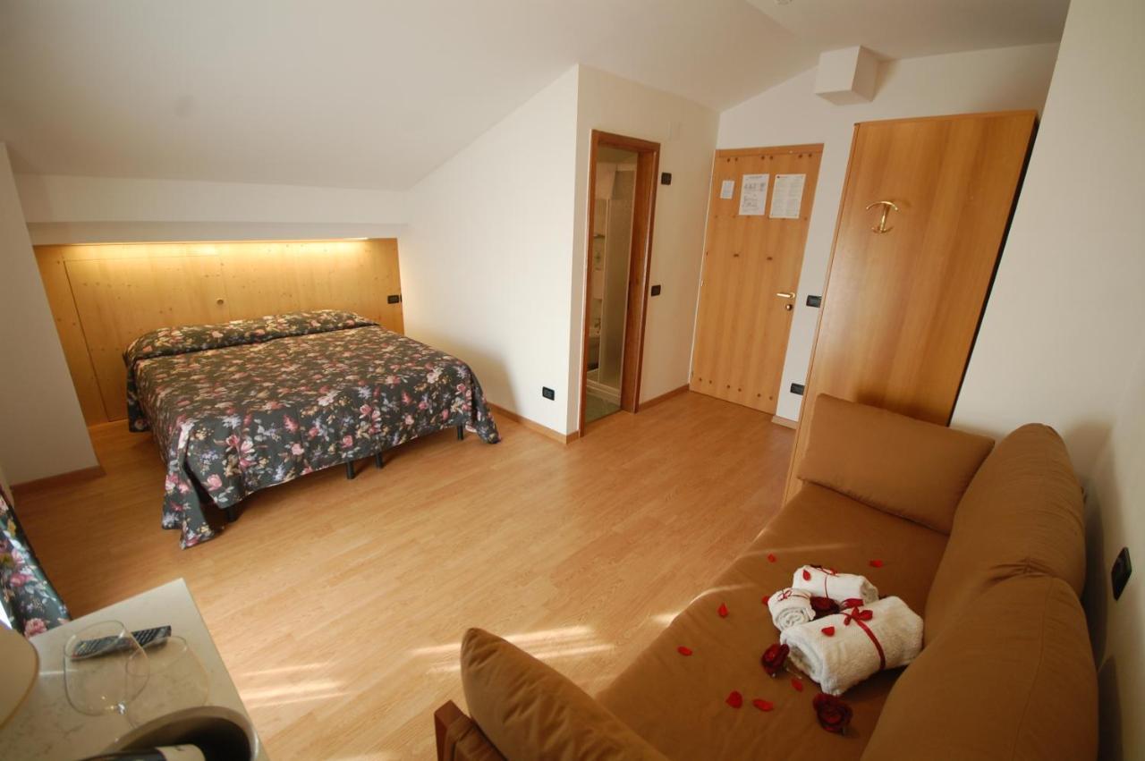 Chalet Fiocco Di Neve Pinzolo Habitación foto